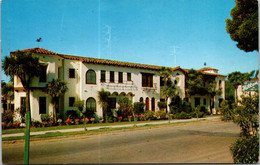 (1 F 16) USA - (posted 1957 ?) Hotel Hilton By The Sea (Santa Barbara) - Santa Barbara