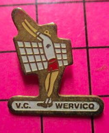 413A Pin's Pins / Beau Et Rare / THEME SPORTS / CLUB VOLLEY-BALL VC WERVICQ - Volleybal