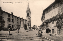 Thizy * Le Bourg * La Place Chervin * Villageois - Thizy