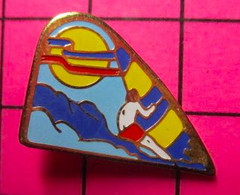 413c Pin's Pins / Beau Et Rare / THEME SPORTS / PLANCHE A VOILE - Sailing, Yachting
