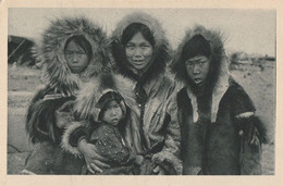 CARTE POSTALE ORIGINALE ANCIENNE : EN FAMILLE CHEZ LES ESQUIMAUX AU DETROIT DE BEHRING EN ALASKA - Sonstige & Ohne Zuordnung