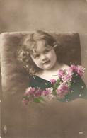 "Pretty Little Girl With Flowers" Nice Old Viintage English Postcard - Ritratti