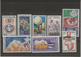 COTE D'IVOIRE N° 221 A 228 - NEUF INFIME CHARNIERE - ANNEE 1963-64 - Ivoorkust (1960-...)