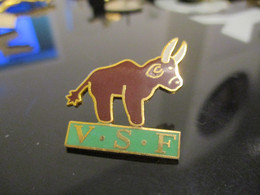 A069 -- Pin's VSF - Animales