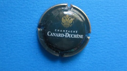 CAPSULE CHAMPAGNE CANARD DUCHENE. Vert Foncé. Contour Or - Canard Duchêne