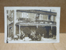 SAINT LAURENT DU PONT (38) Carte Photo Devanture Du Café De L'Europe Terrasse Animation - Saint-Laurent-du-Pont