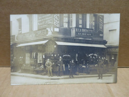 LYON (69) Carte Photo Devanture Magasin A LA GRENETTE Rue Mercière Animation - Autres & Non Classés