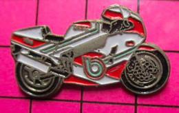 813b Pin's Pins / Beau Et Rare / THEME : MOTOS / MOTO SPORTIVE ROUGE ET BLANCHE BURAGO - Motos