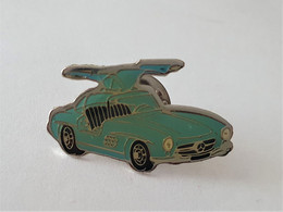 PINS AUTOMOBILE MERCEDES PORTIERES PAPILLON   / 33NAT - Mercedes