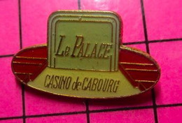 522 Pin's Pins / Beau Et Rare / THEME : JEUX / CASINO DE CABOURG LE PALACE - Jeux
