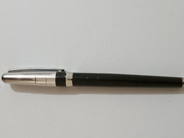 STYLO A PLUME "ENZO VARINI - Stylos