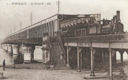 CARTE POSTALE ORIGINALE ANCIENNE : BORDEAUX LA PASSERELLE TRAIN LOCOMOTIVE VAPEUR SUR LE PONT  ANIMEE  GIRONDE  (33) - Trains