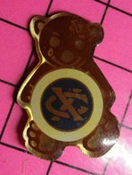 411e Pin's Pins / Beau Et Rare / THEME : JEUX / OURS EN PELUCHE MARRON MARQUé CX - Jeux