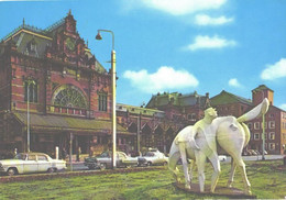 Holland:Groningen, Railway Station And Monument - Gares - Sans Trains