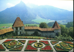 Suisse - Le Château De Gruyères : Le Jardin Français Avec Le Dent De Broc - Broc