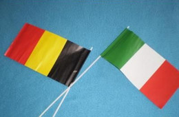 Lot De Deux Drapeaux De Bureau (petite Taille) ! - Drapeaux