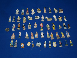 Lot De 54 Fèves /santons (3/4/5 Cm) - Santons