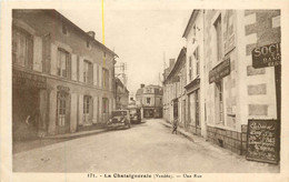 LA CHATAIGNERAIE Une Rue - La Chataigneraie