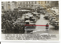 Photo Obsèques Des Victimes Du Bombardement De Rouen Mars 1943. Propagande Du RNP (Rassemblement National Populaire) - 1939-45