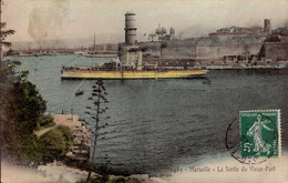 MARSEILLE        ( BOUCHES DU RHONE  )     LA SORTIE DU VIEUX PORT - Vieux Port, Saint Victor, Le Panier