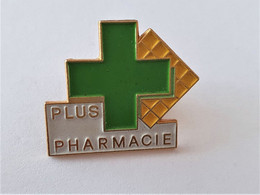 PINS MEDICAL PLUS PHARMACIE CROIX VERTE / 33NAT - Médical