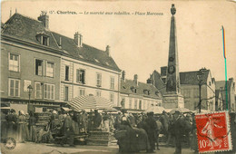 Chartres * Place Marceau Et Le Marché Aux Volailles * Foire Marchands * épicerie - Chartres