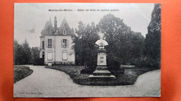 CPA (53) Meslay Du Maine. Hôtel De Ville Et Jardin Public .   (V.218) - Meslay Du Maine
