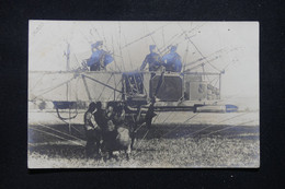 AVIATION - Carte Photo D'un Appareil Volant  Avec équipage Militaire Et Mécaniciens - L 114432 - 1914-1918: 1ère Guerre