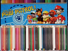 Boite De 50 Crayons De Couleurs - Boite Métal Au Format : 19 X 48 . - Autres & Non Classés