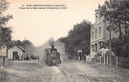 44 - LOIRE ATLANTIQUE - SAINT-BRÉVIN-L'OCÉAN - 10207 - Place De La Gare Devant L'hôtel De La Forêt - Saint-Brevin-l'Océan