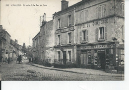 AVALLON   Un Coin De La Rue De Lyon Hotel Du Commerce  1943 - Avallon
