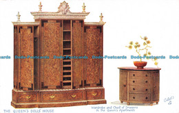 R146514 The Queens Dolls House. Wardrobe And Chest Of Drawers In The Queens Apartments. Tuck. Oilette - Monde