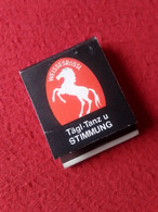 CAJA DE CERILLAS BOÎTE D'ALLUMETTES MATCHBOX FÓSFOROS WEISSESRÖSSL TÄGL-TANZ U STIMMUNG CABALLO HORSE BAR ? GERMANY ?... - Boites D'allumettes