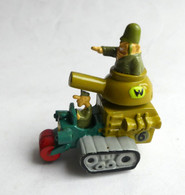 RARE FIGURINE LES FOUS DU VOLANT VOITIRE ARMY TANK  - Origine Inconnue - Figurines En Plastique