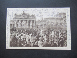 Künstler AK Feldpost AK 1.WK 1915 Rotes Kreuz Einzug Der Truppen In Berlin Veteranen Von 1871 - Guerres - Autres
