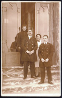 VIEILLE CARTE PHOTO * ENTREE D'UN HOTEL AVEC PATRON ET PERSONEL * PORTES ART DECO - Autres & Non Classés