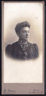 SUPERBE GRANDE PHOTO DAME RICHE - MODE - Photo LIEVENS  COURTRAI (17 X 8CM) - Ancianas (antes De 1900)