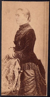 FIN 1800 PHOTO -  DAME AVEC SUPERBE ROBE - MODE VICTORIENNE - Oud (voor 1900)