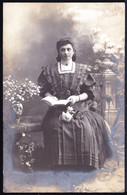 VIEILLE CARTE PHOTO ARGENTIQUE MONTEE * DAME RICHE - MODE * - Ancianas (antes De 1900)