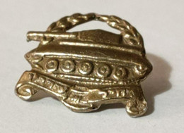 ISRAEL Small Old Military IDF ZAHAL Pin Cap Badge Judaica Jew Jews Jewish Beret Insignia Army Tank Division - Sonstige & Ohne Zuordnung