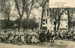 Luçon * Le 8ème Régiment De Chasseurs Dans L'attente Du Départ * Place Château D'eau - Lucon