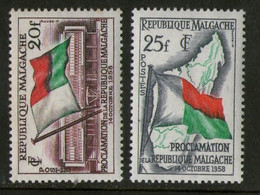 MADAGASCAR 1960 N° 338-339 Proclamation République - Madagascar (1960-...)
