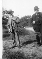 AD098 Photo Hommes Chapeaux Cigarette P&ecirc;che &eacute;crevisses 1933 - Otros