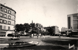 Montrouge * La Place Et La Mairie - Montrouge