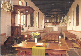 Delcampe - Hindeloopen, Grote Kerk , Interieur   (Een Raster Op De Kaart Is Veroorzaakt Door Het Scannen) Met Klassieke Auto's - Hindeloopen