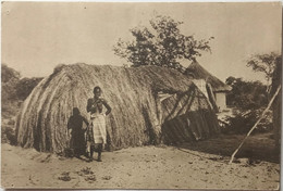 Zambèse - Hutte à Kama - Carte Postale Non Voyagée - Zambèze