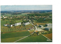 Saint-Valerien (89) : Vue Aérienne Générale Sur Le Quartier Des Nouveaux Immeubles Près Du Collège En 1988 GF. - Saint Valerien