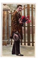 Bonne Année -- 1933-- Portrait De Jeune Homme Avec  Fleurs Et Chapeau ........à Saisir - Nouvel An