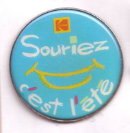 S152 Pin's PHOTO KODAK SOURIEZ C'EST L'ETE Photographie Achat Immédiat - Photographie