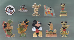 PINS PIN'S DISNEY 1156 MICKEY MOUSE 1936 PHILADAR MUSEE DU JOUET JOURNAL DE MICKEY LOT 10 PINS TOUS DIFFERENTS - Disney